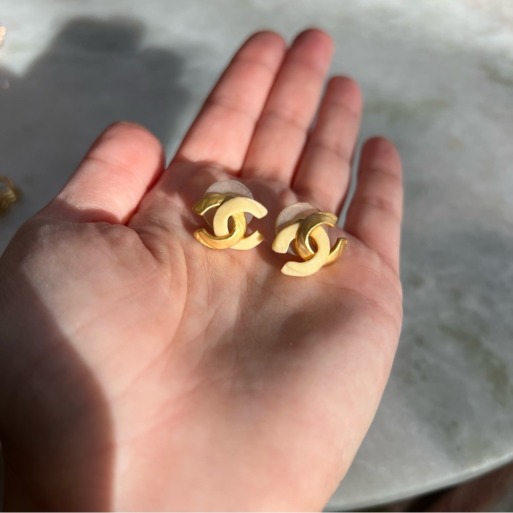 SOLD - Chanel CC Logo Earrings - Picture 3 of 8